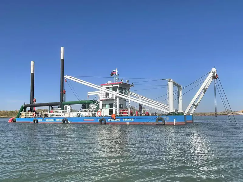 Draga de sucção com cortador - uma ferramenta poderosa para quebra eficiente de rochas e remoção de lodo.