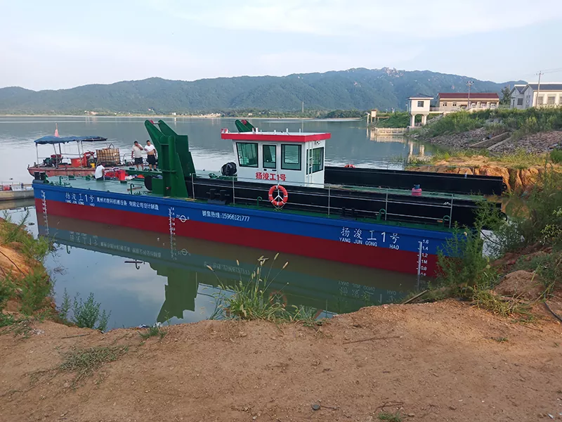 Plataforma flutuante de escavadeira