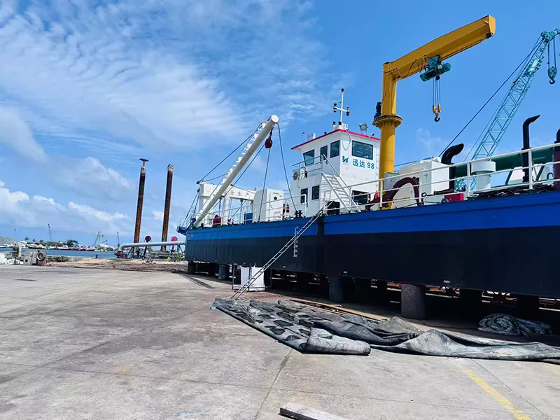 Navio Draga Pesado