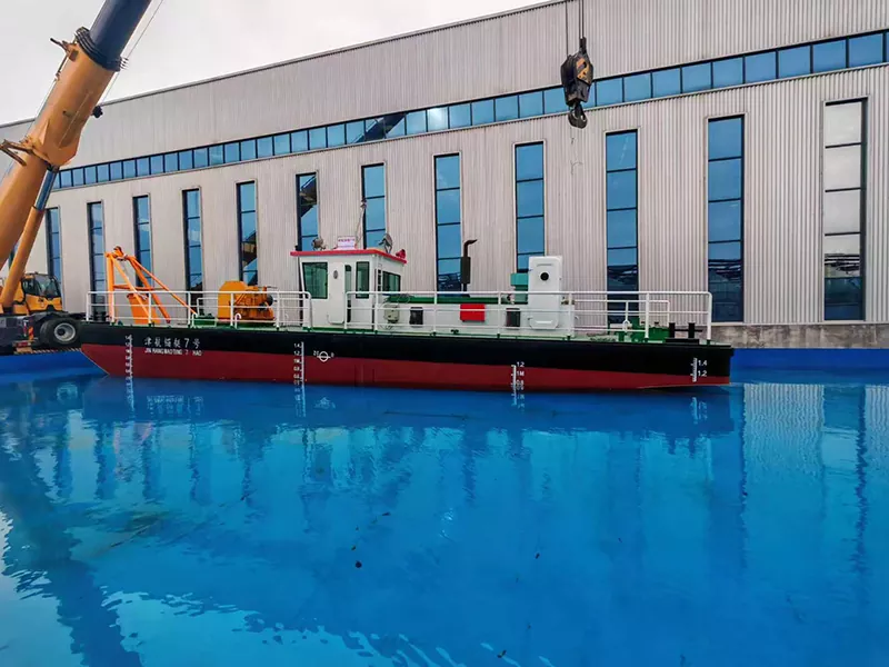Barco de trabalho draga multiuso