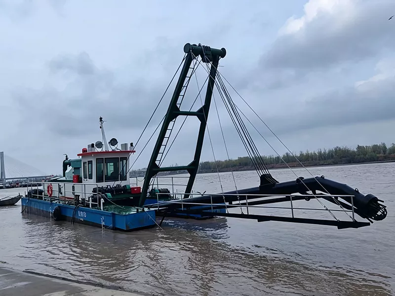 Draga de sucção a jato fluvial