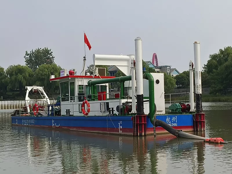 Navio Draga de Sucção